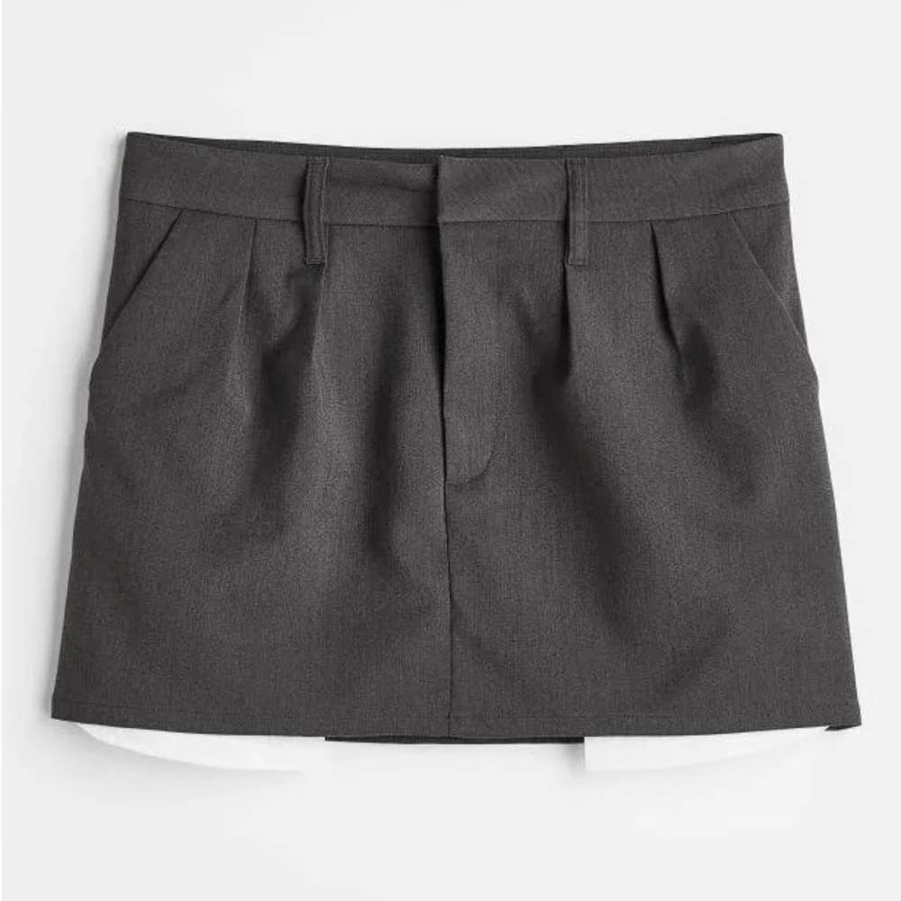 H&M Ladies Gray Mini Skirt Pockets Preppy Trendy Women’s Casual Small Size